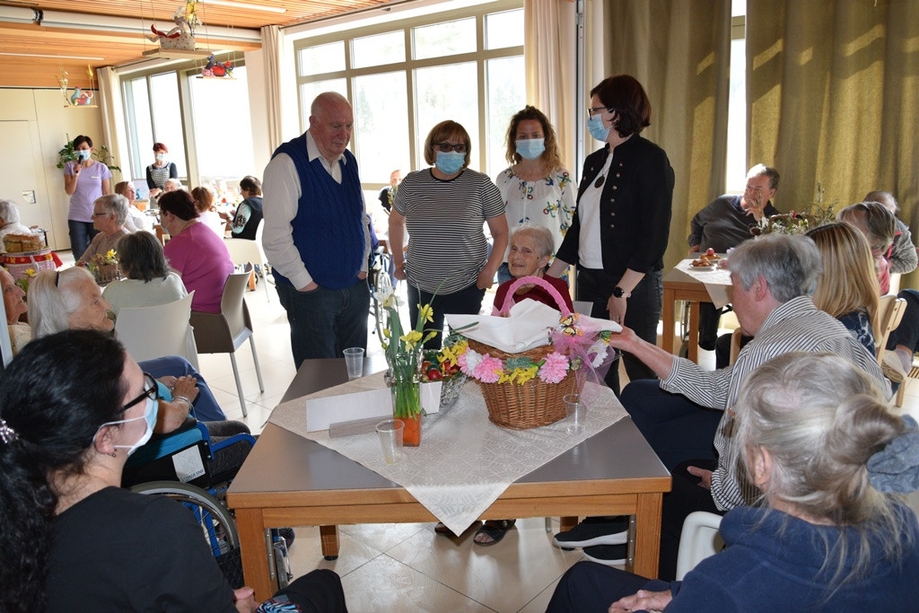 Viharniška velikonočna košara 2021