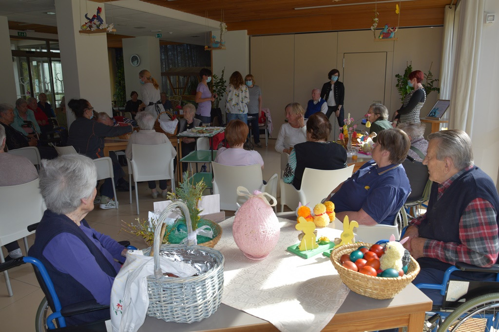 Viharniška velikonočna košara 2021