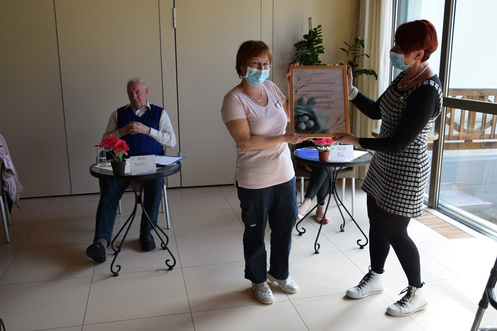 Viharniška velikonočna košara 2021