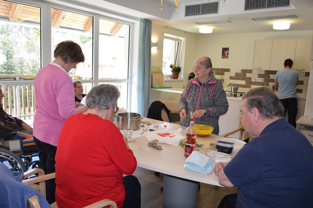 Viharniška velikonočna košara 2021