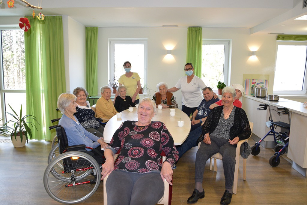 Viharniška velikonočna košara 2021