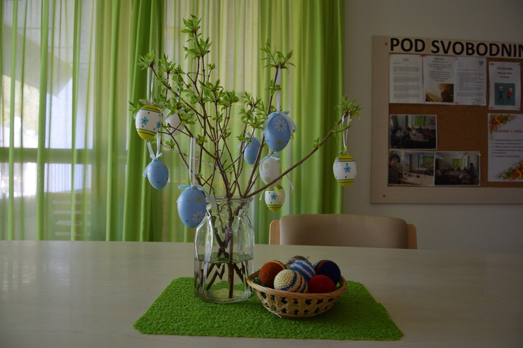 Viharniška velikonočna košara 2021