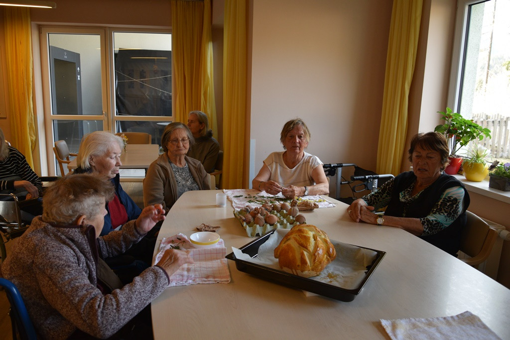 Viharniška velikonočna košara 2021