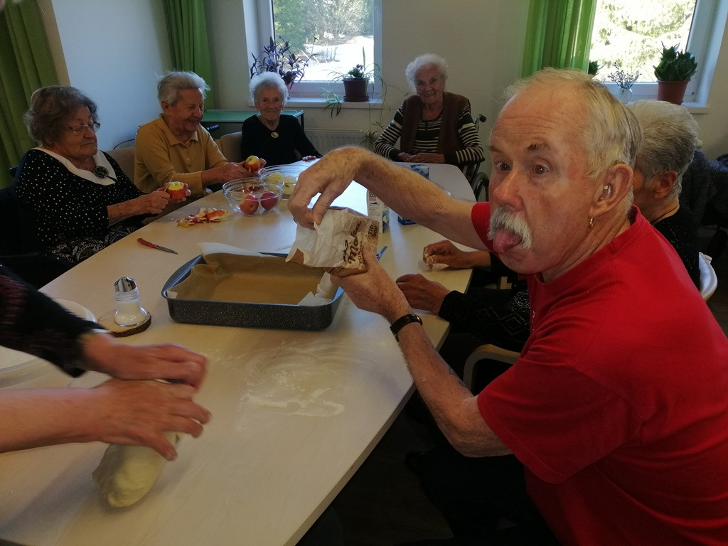 Viharniška velikonočna košara 2021