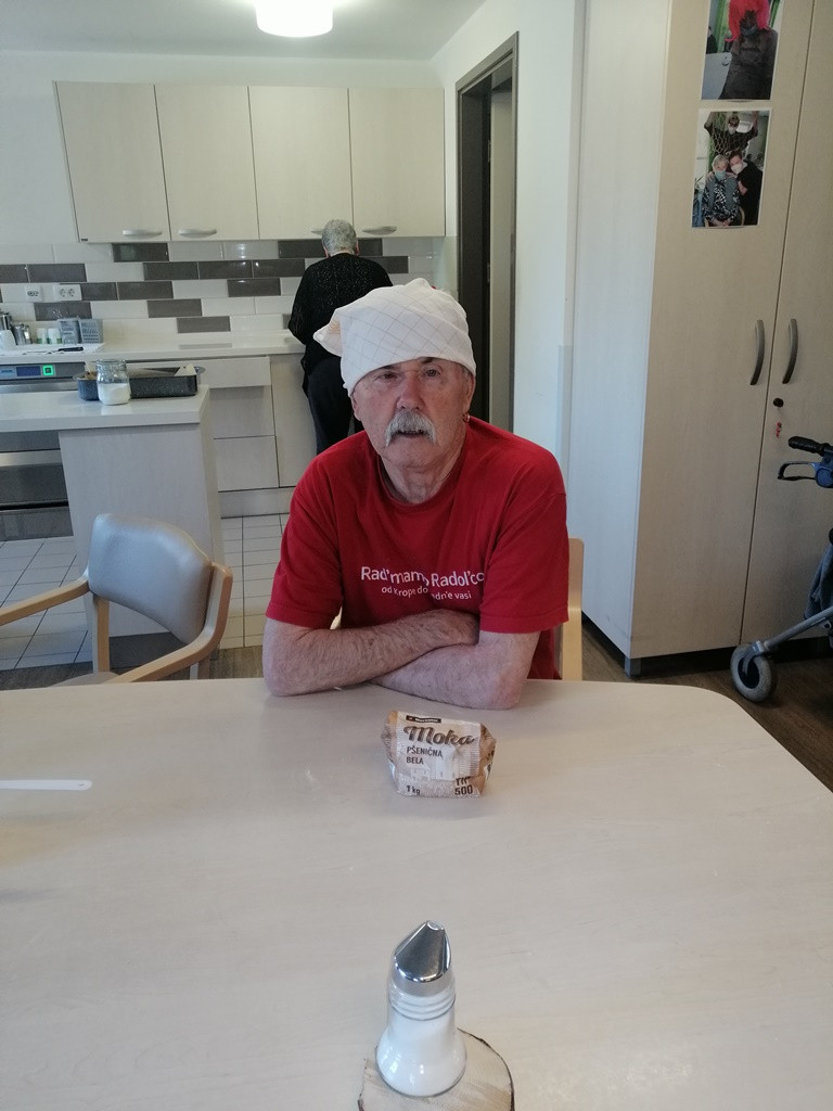 Viharniška velikonočna košara 2021