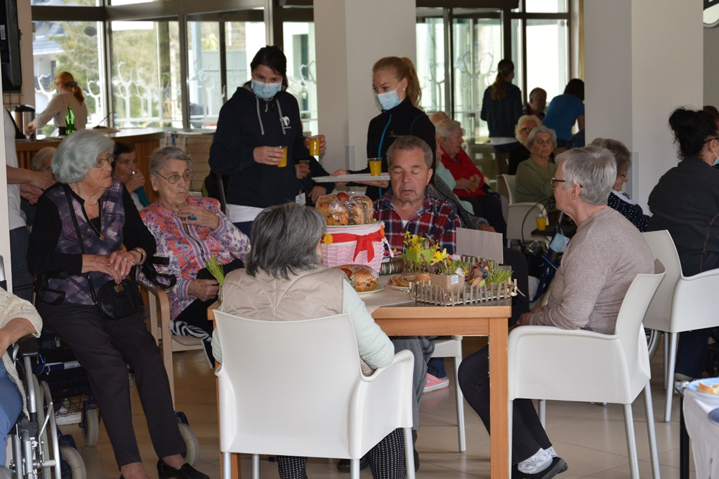 Viharniška velikonočna košara 2021