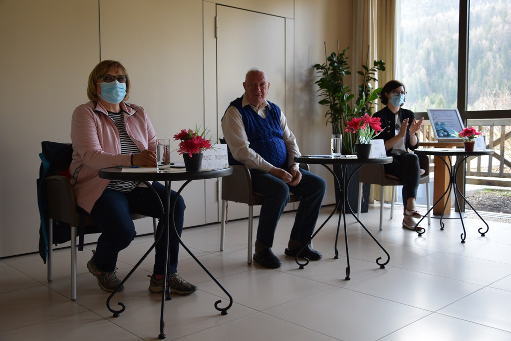 Viharniška velikonočna košara 2021