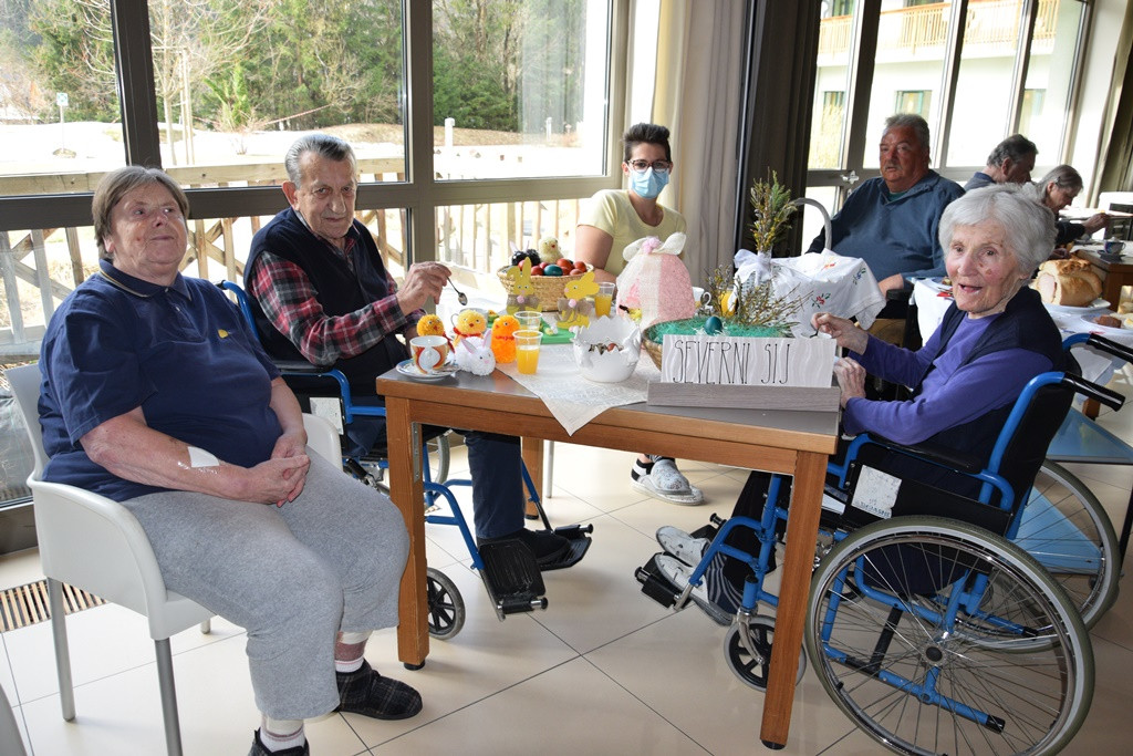 Viharniška velikonočna košara 2021