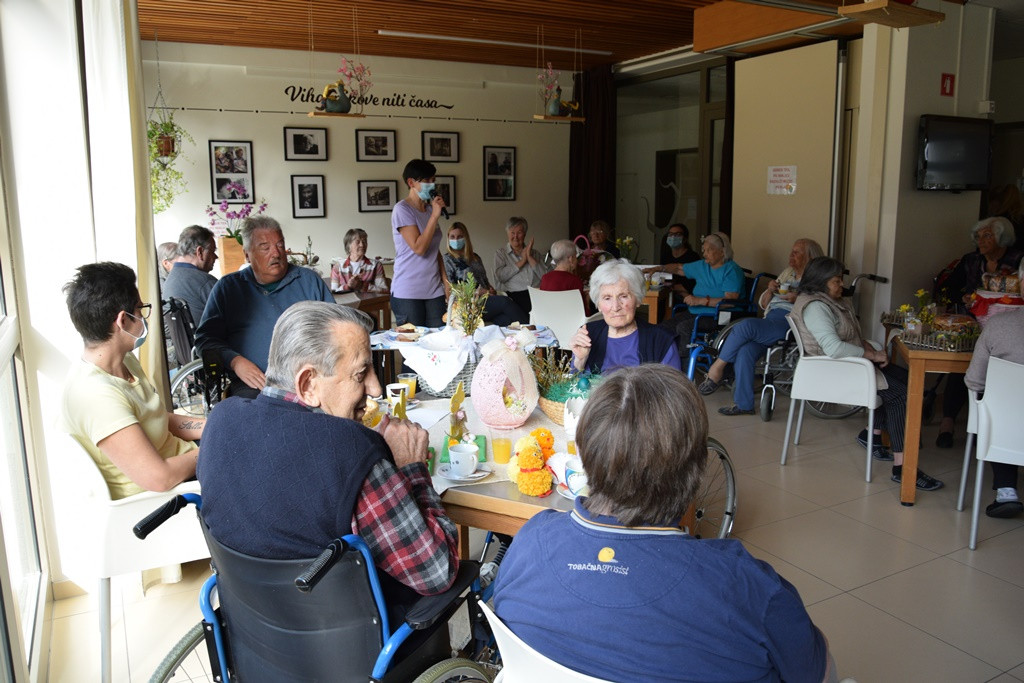 Viharniška velikonočna košara 2021