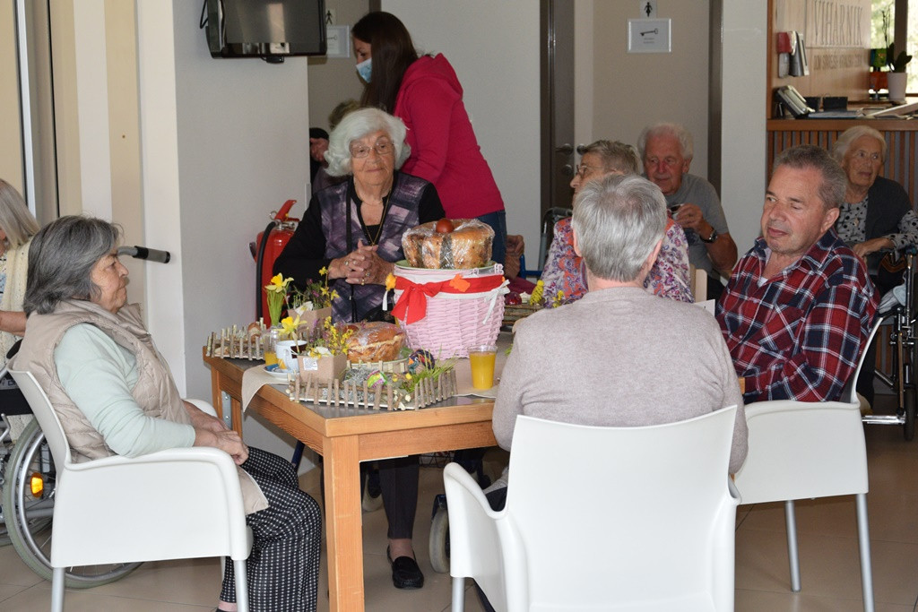 Viharniška velikonočna košara 2021