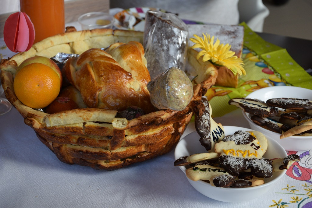 Viharniška velikonočna košara 2021