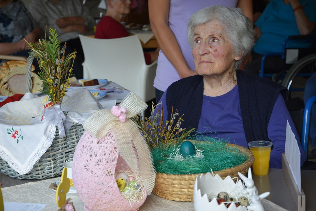 Viharniška velikonočna košara 2021