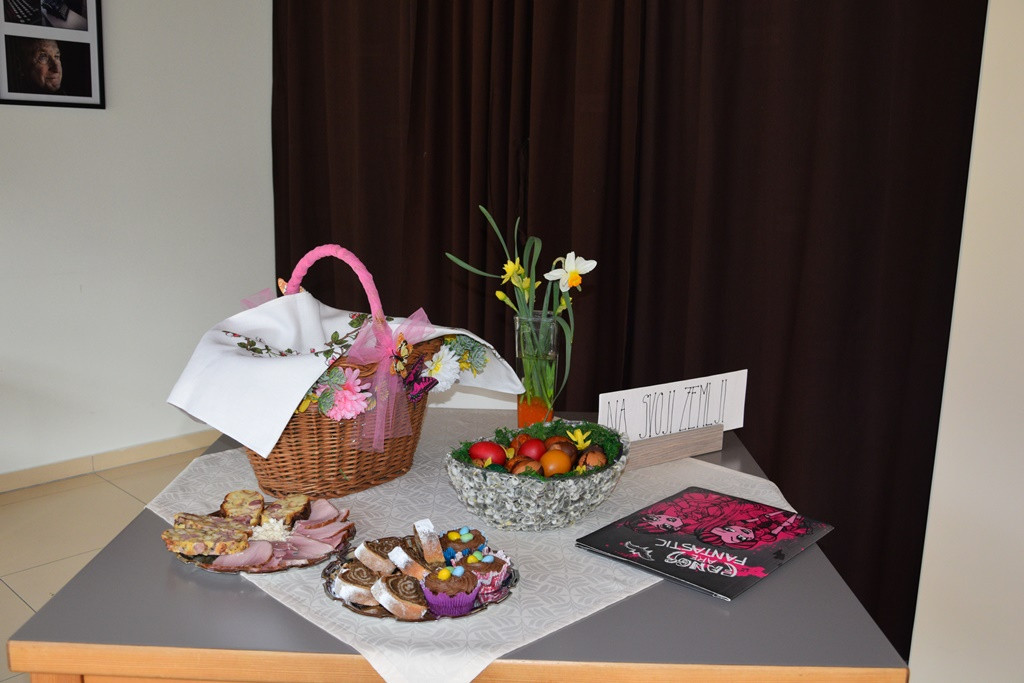 Viharniška velikonočna košara 2021