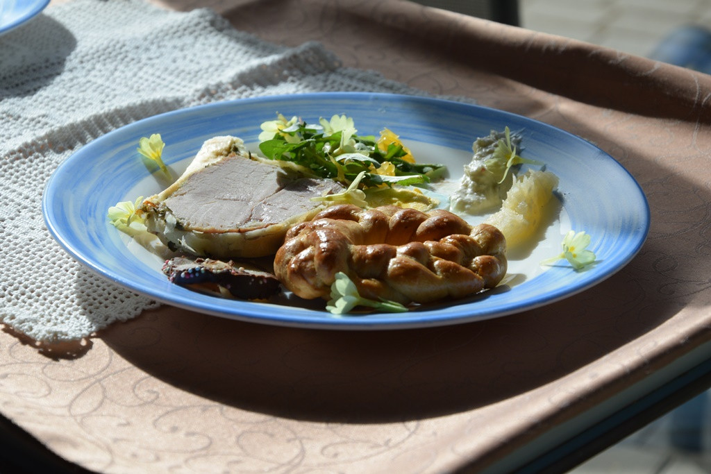 Viharniška velikonočna košara 2021