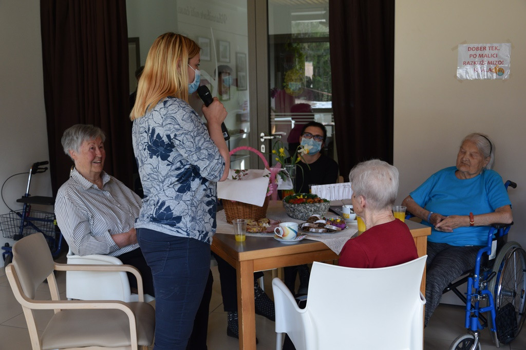 Viharniška velikonočna košara 2021