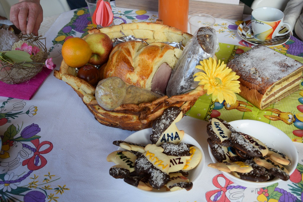 Viharniška velikonočna košara 2021