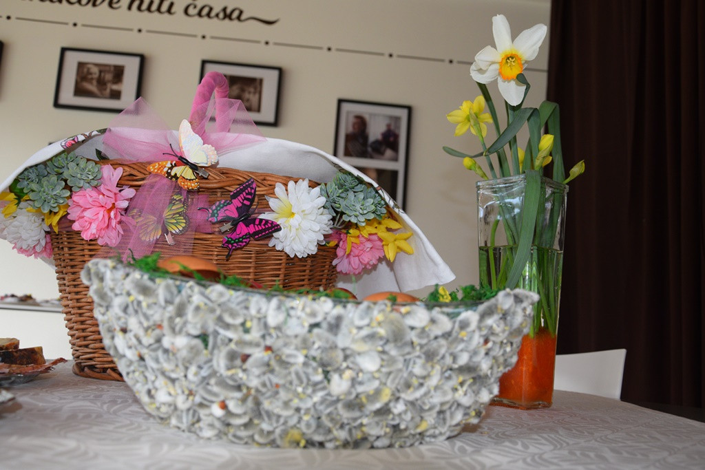 Viharniška velikonočna košara 2021