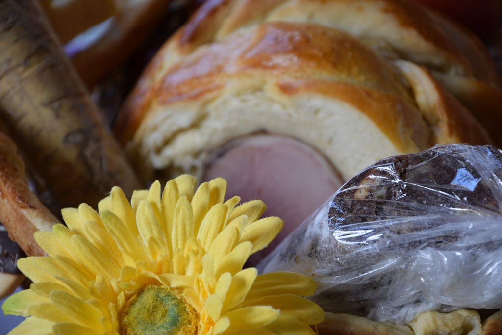 Viharniška velikonočna košara 2021