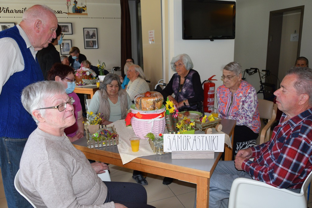 Viharniška velikonočna košara 2021