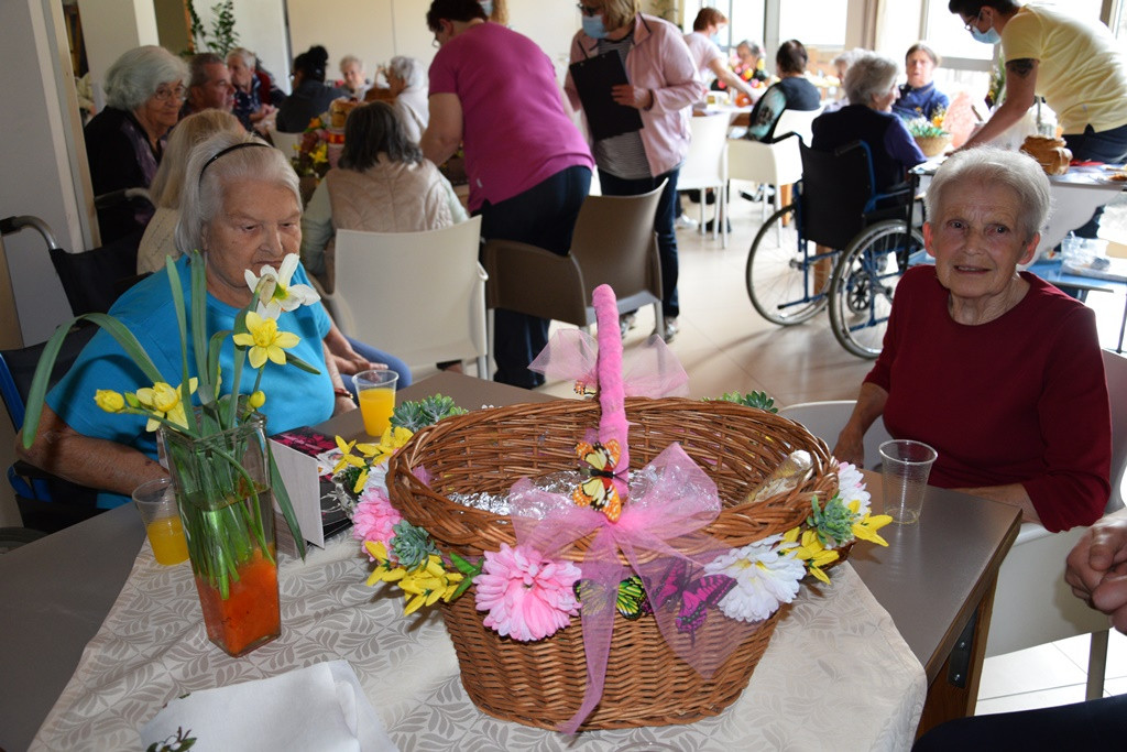 Viharniška velikonočna košara 2021