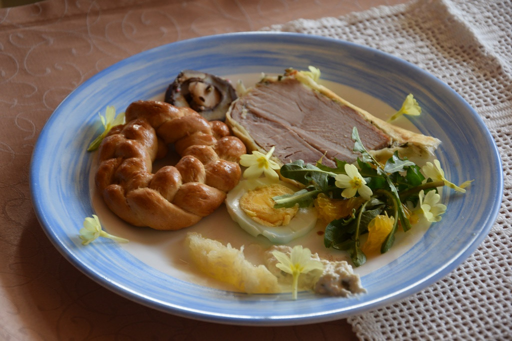 Viharniška velikonočna košara 2021