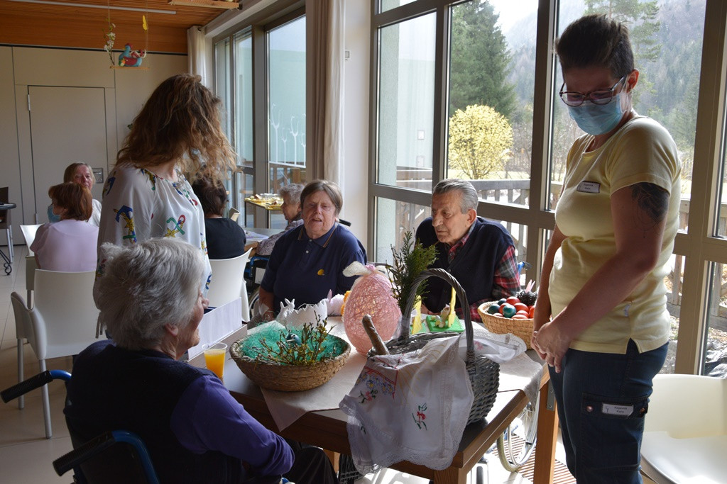 Viharniška velikonočna košara 2021