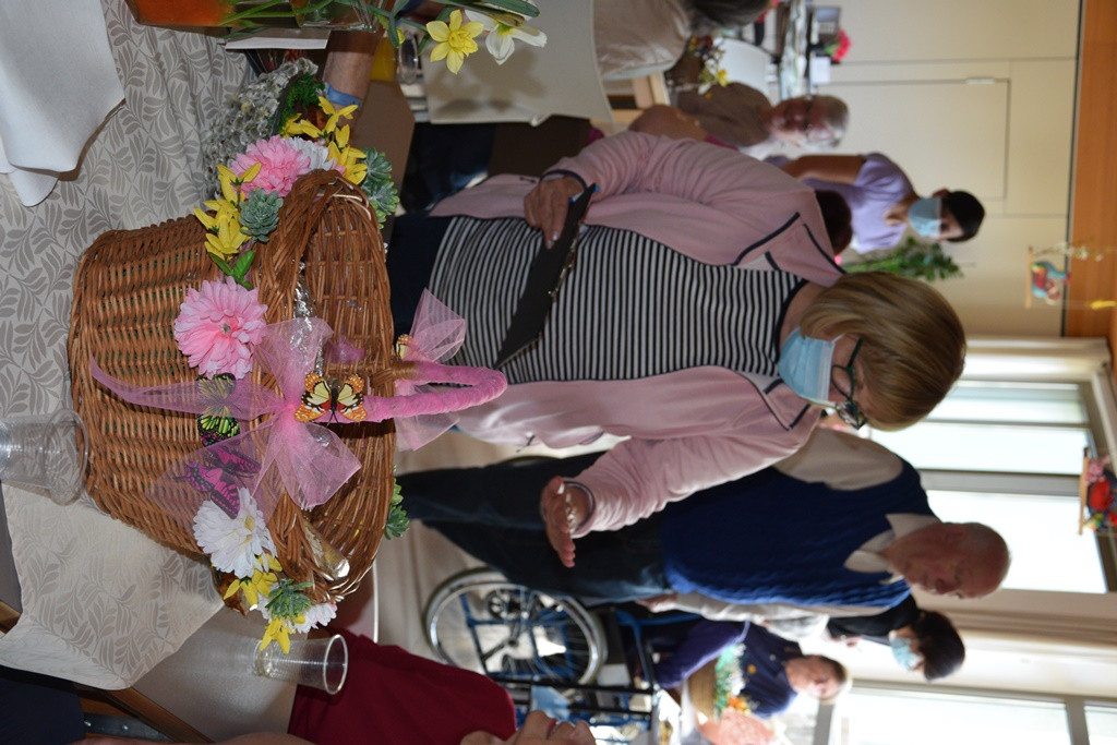 Viharniška velikonočna košara 2021