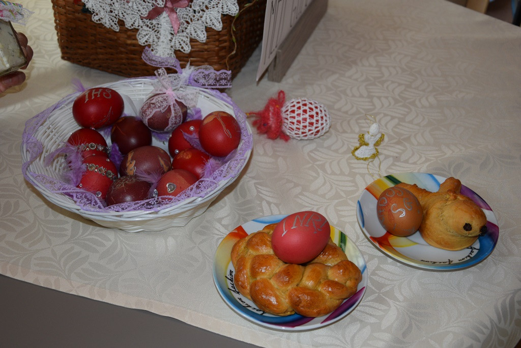 Viharniška velikonočna košara 2021