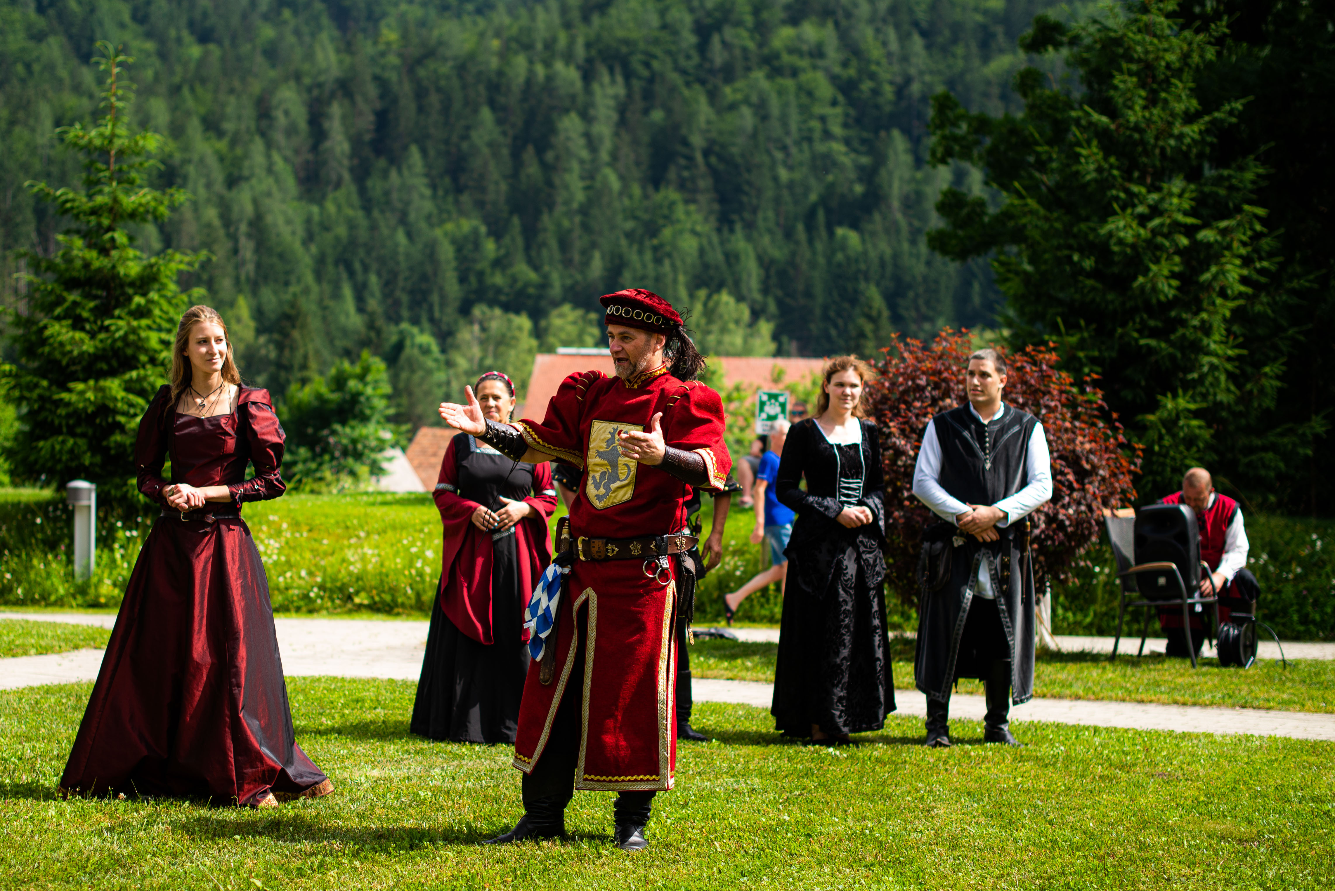 Z Viharnikom skozi čas - v parku doma