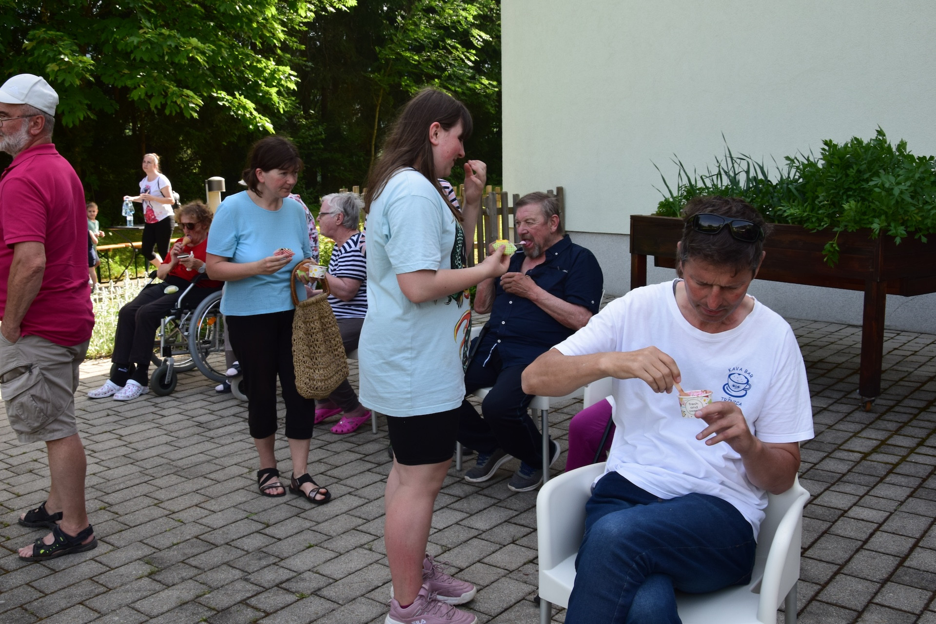 Z Viharnikom skozi čas - v parku doma