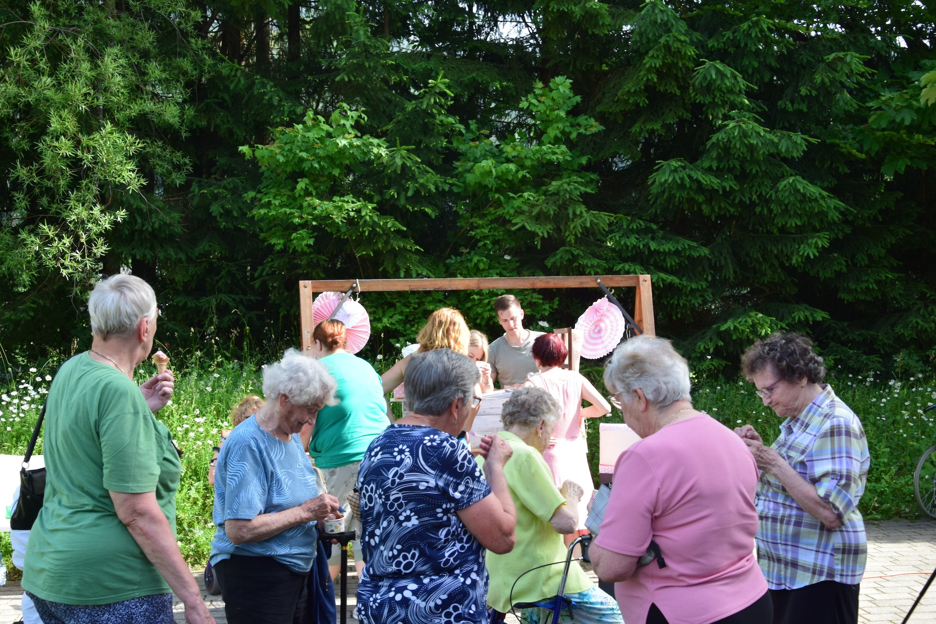 Z Viharnikom skozi čas - v parku doma