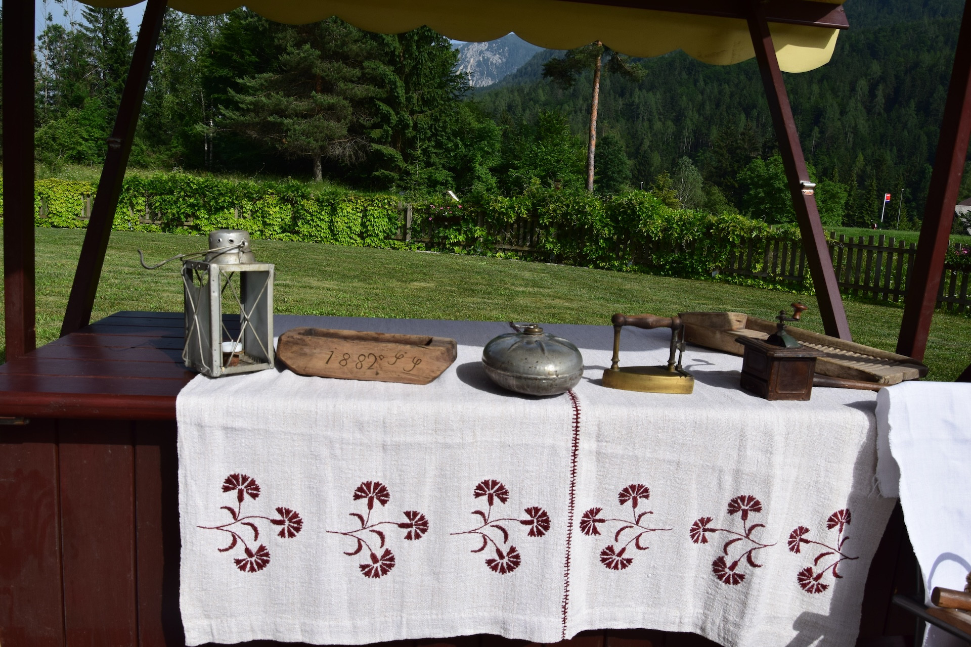 Z Viharnikom skozi čas - v parku doma