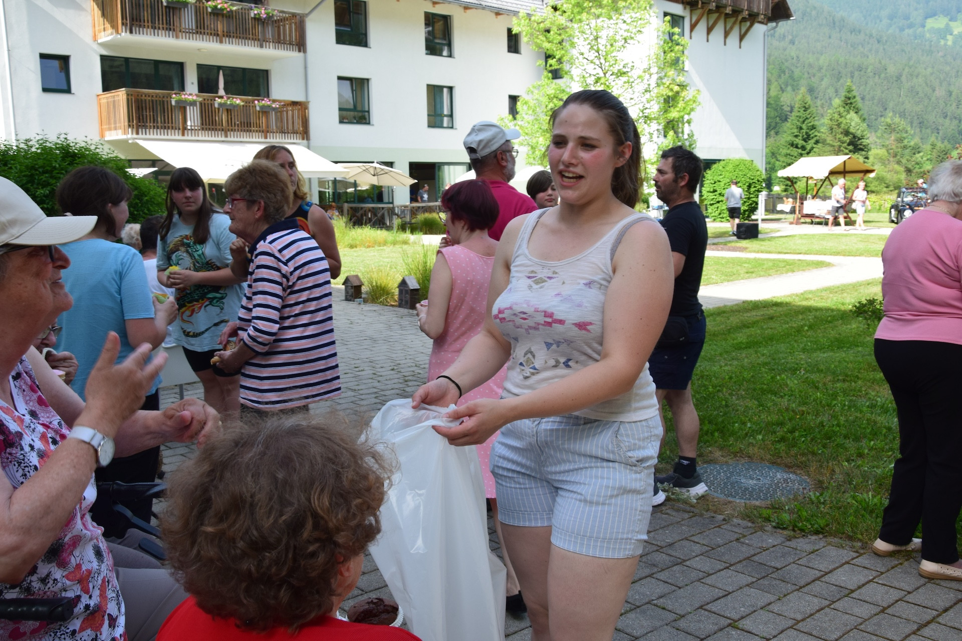 Z Viharnikom skozi čas - v parku doma