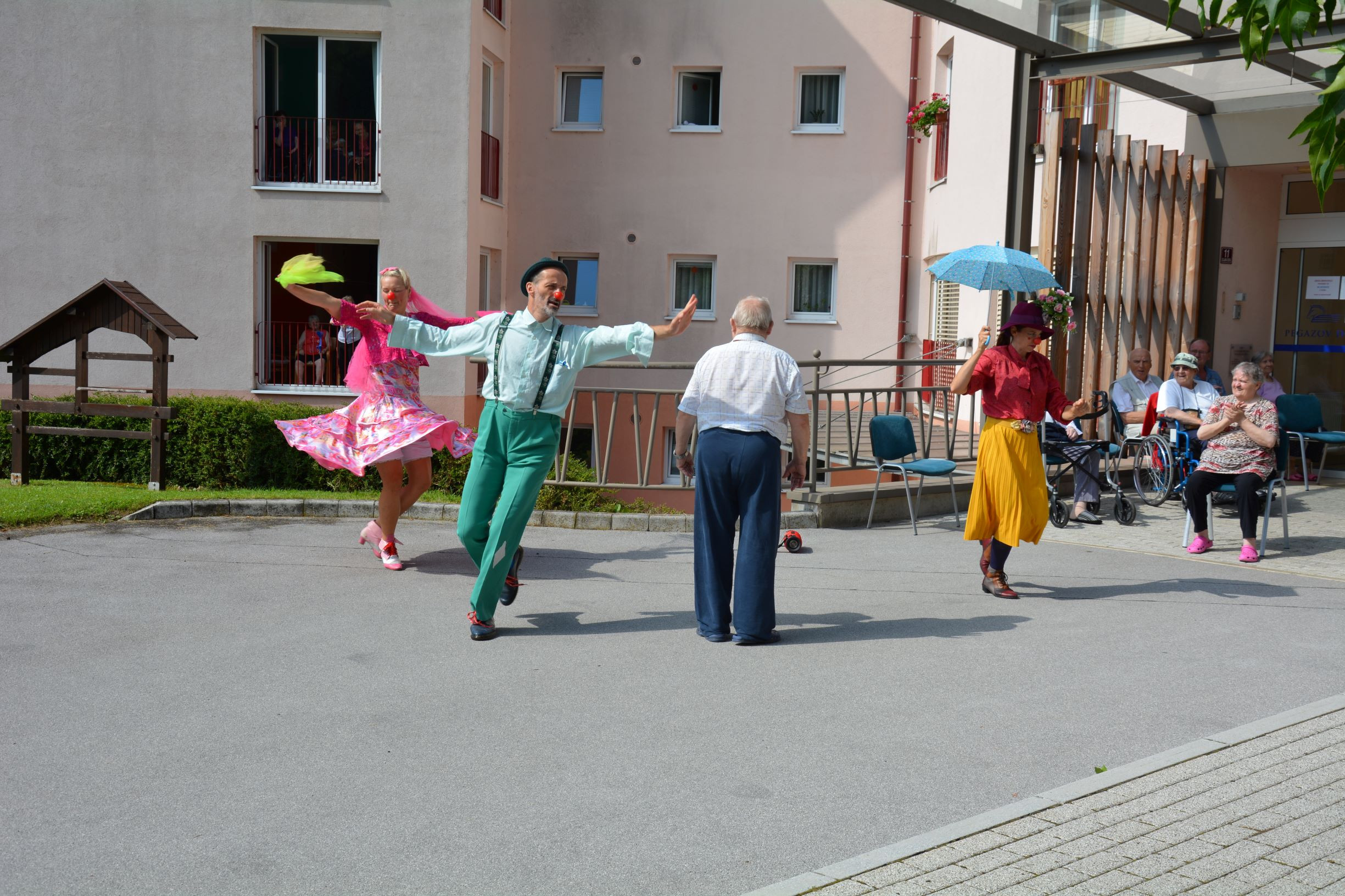 Avgust v Pegazovem domu