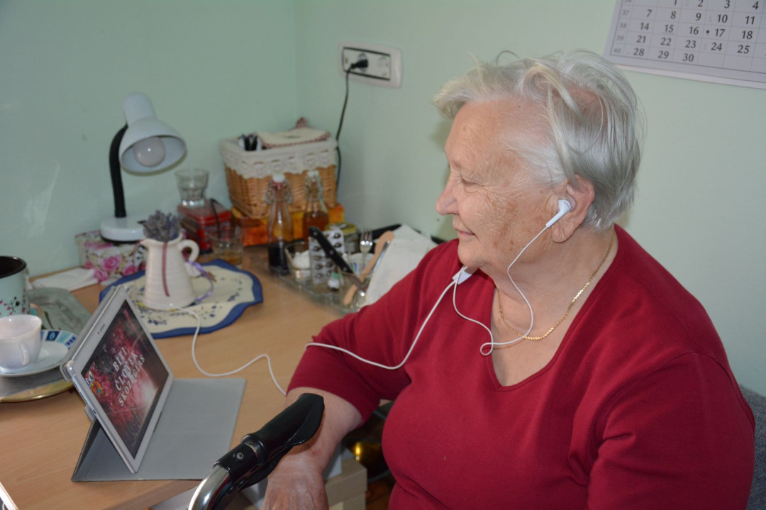 Biti človek – skozi glas