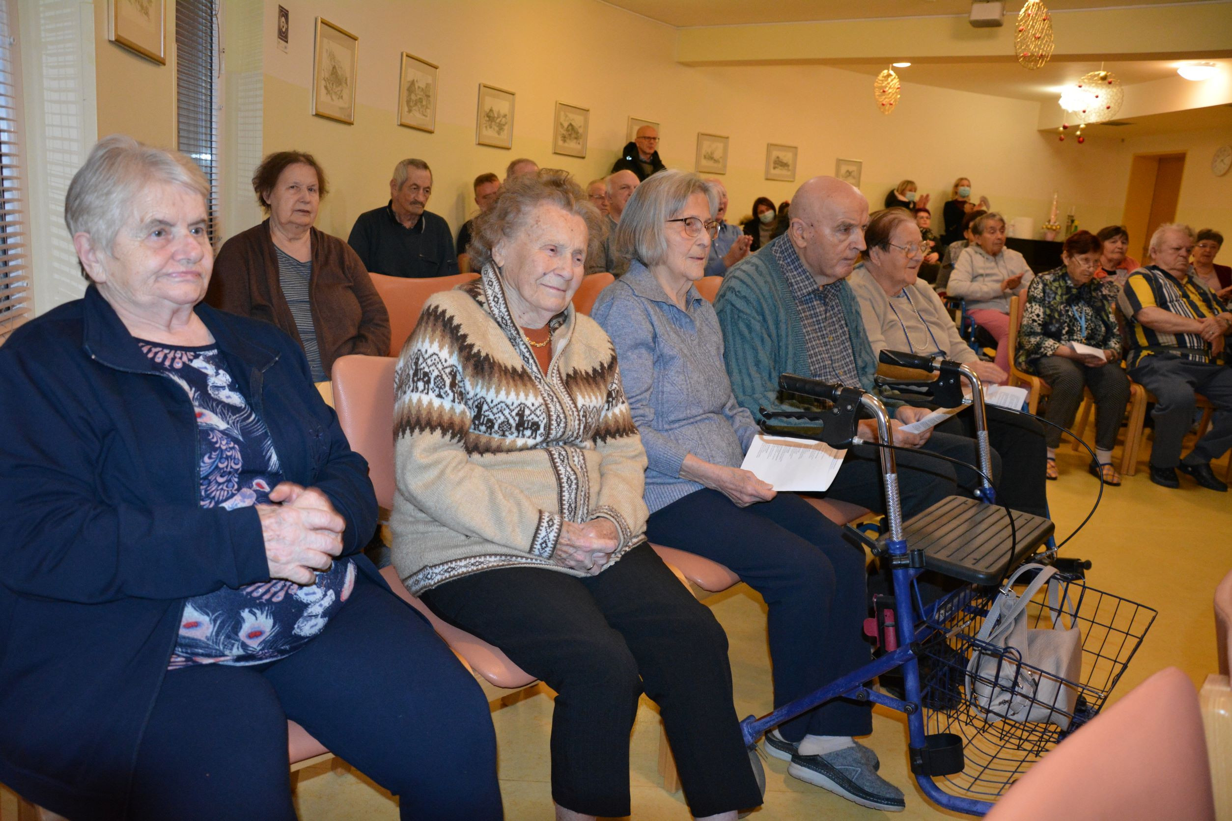 Božični koncert mladih glasbenikov