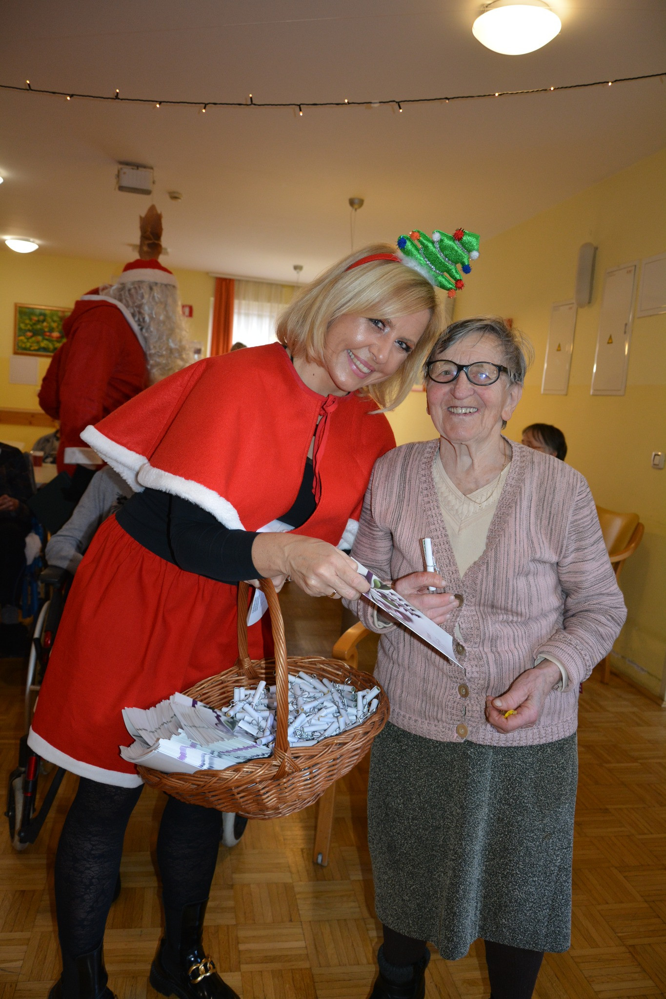 Božični pevski zborček