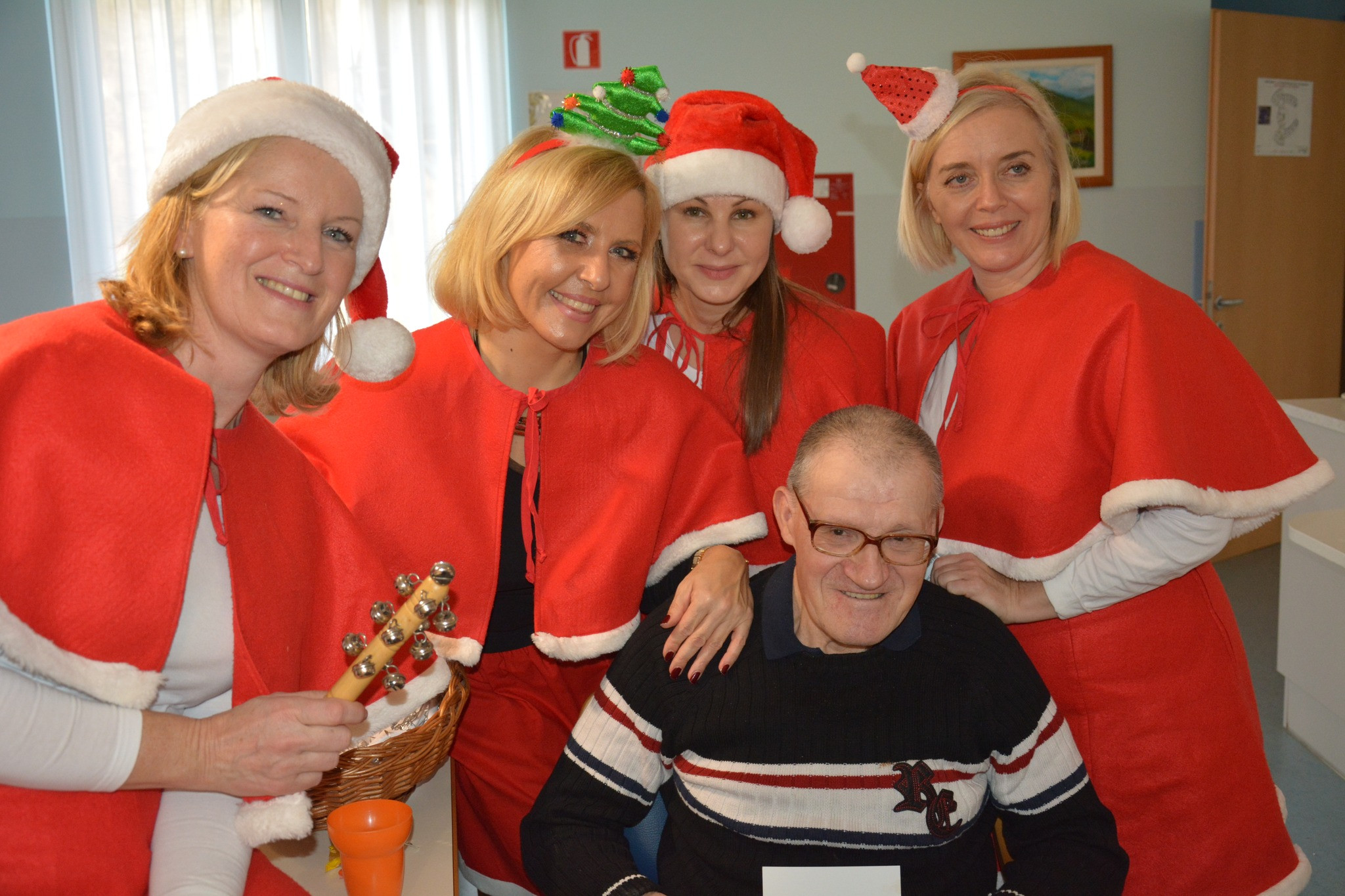 Božični pevski zborček