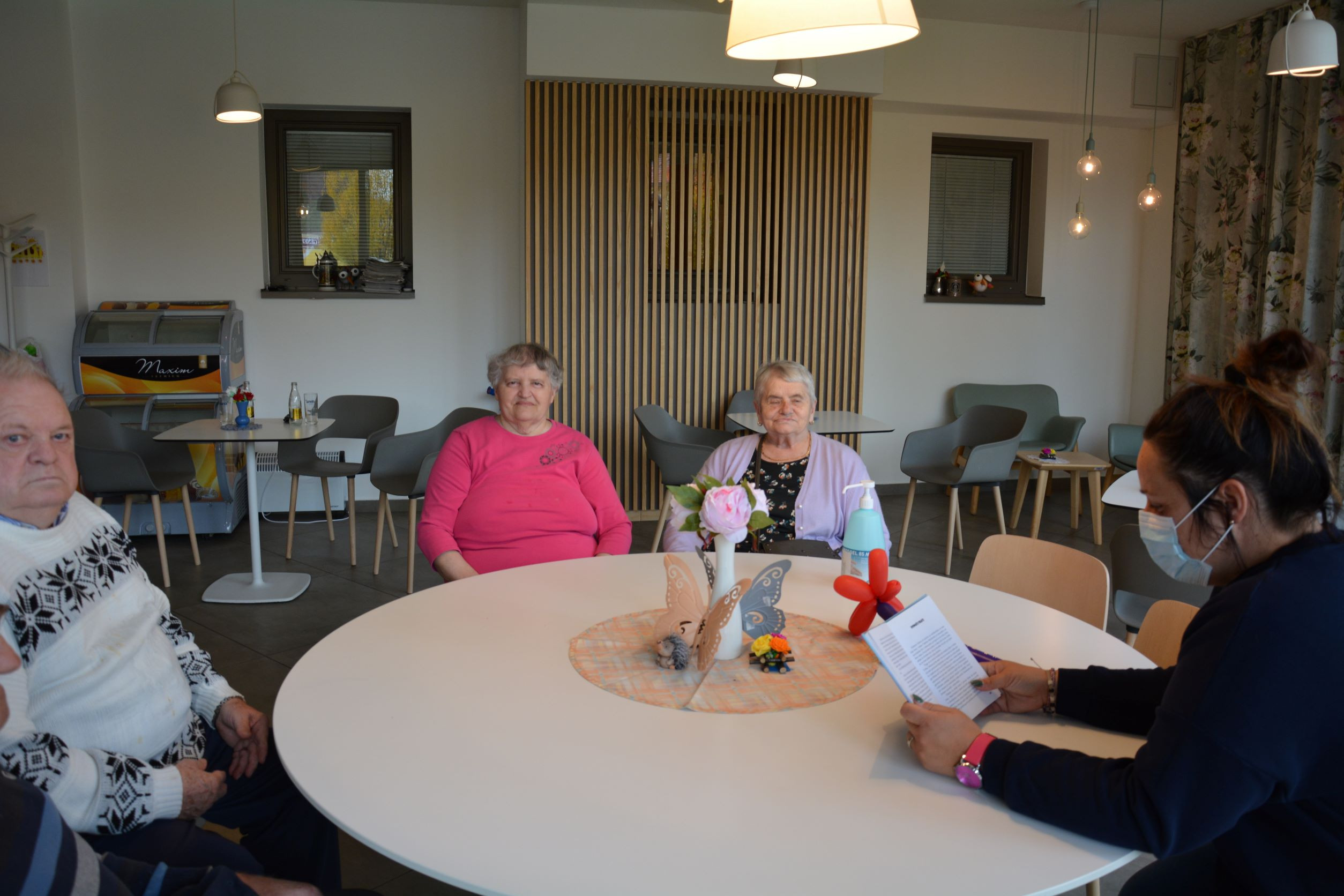 Bralna urica s Katjo Žolgar