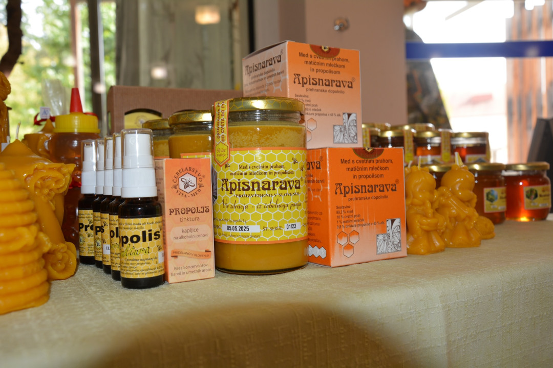 Čebelarska razstava