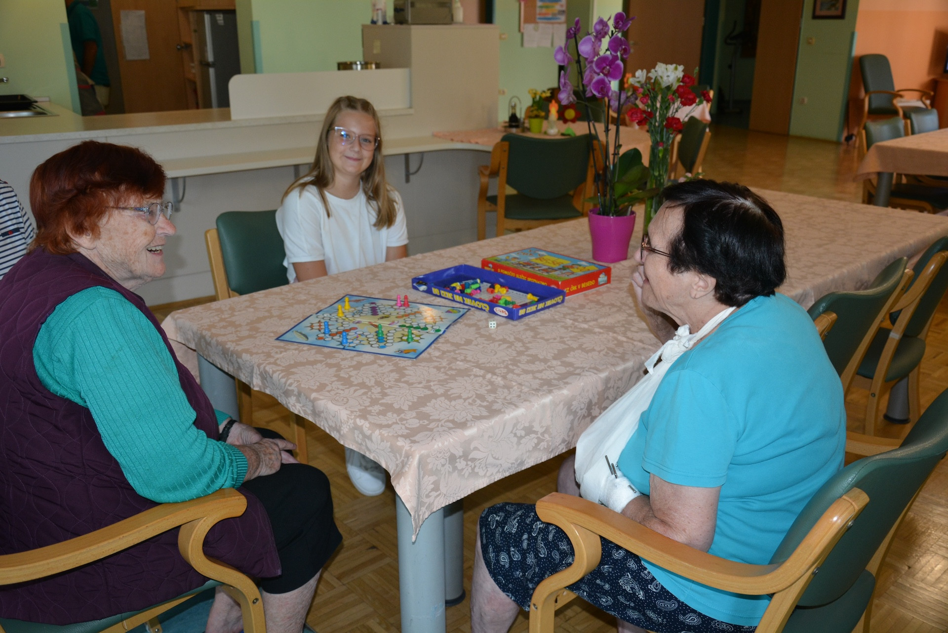 Dan medgeneracijskih vezi