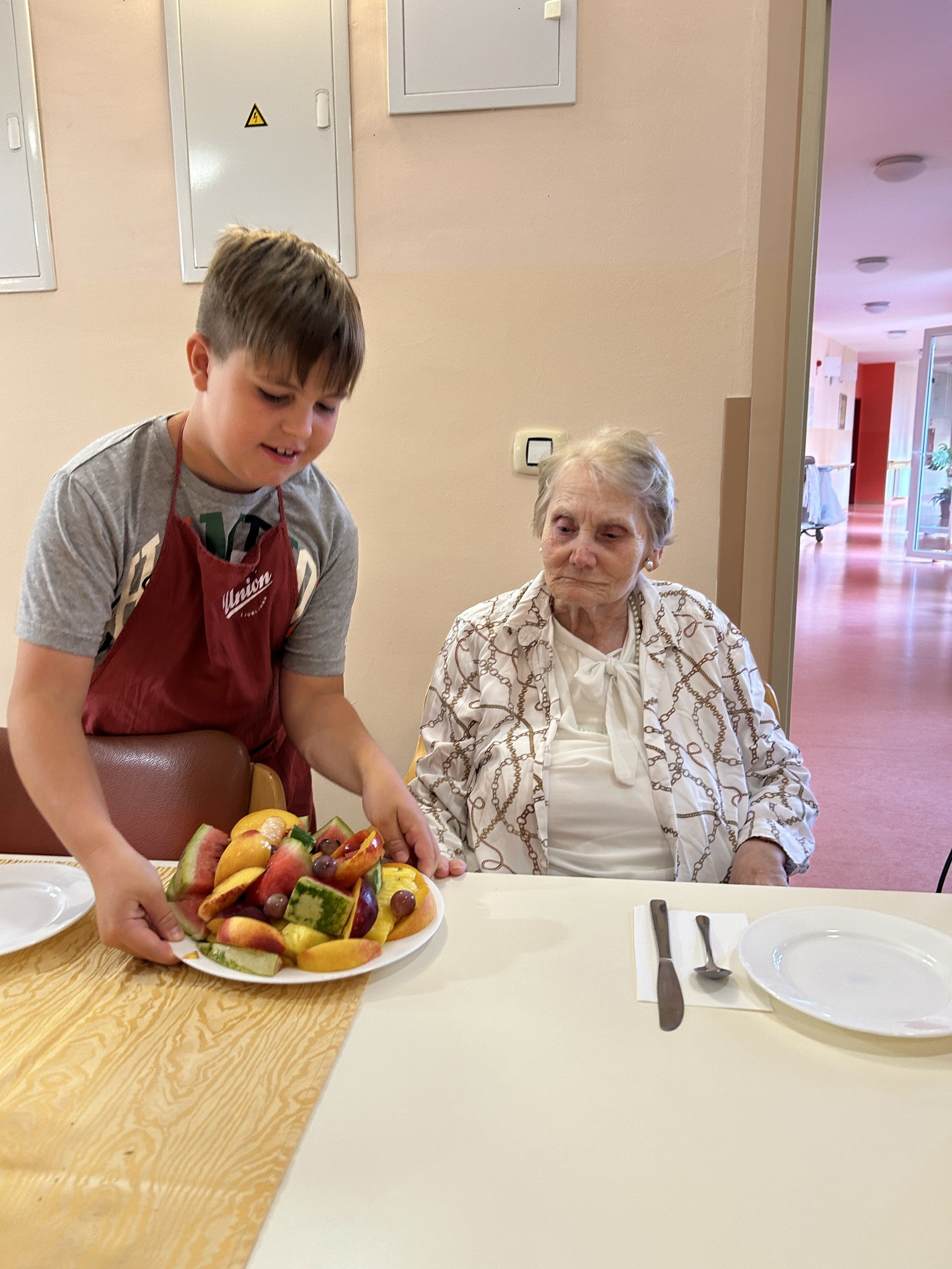 Dan medgeneracijskih vezi