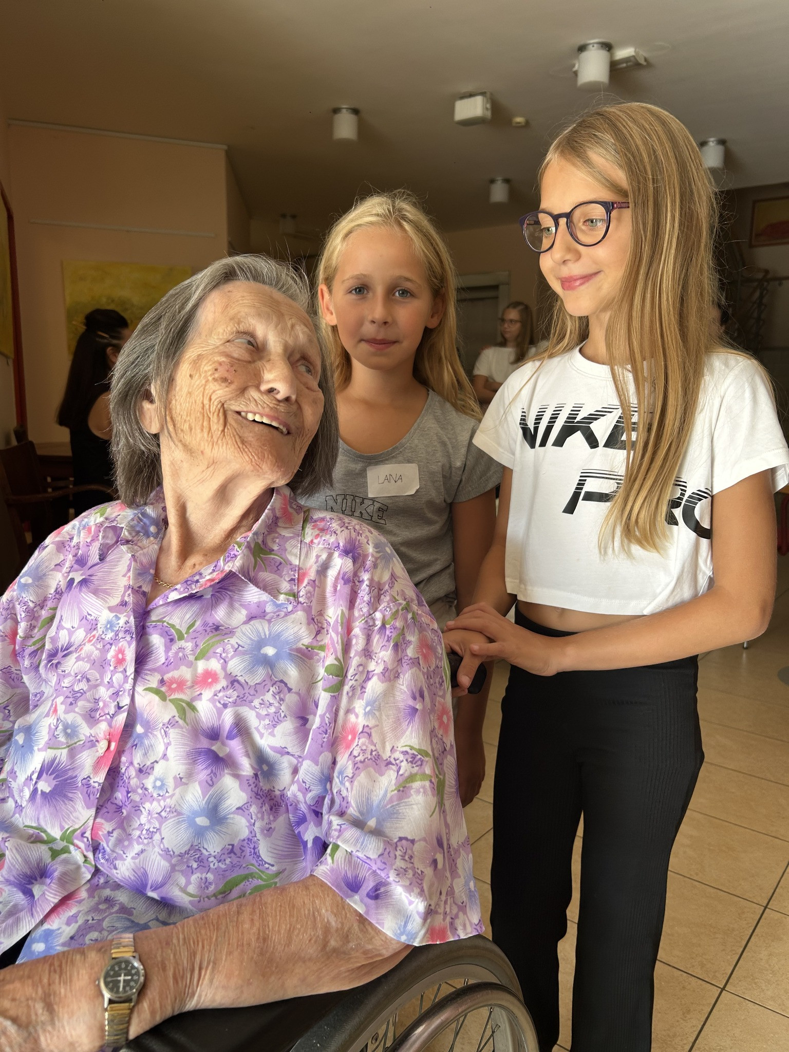 Dan medgeneracijskih vezi