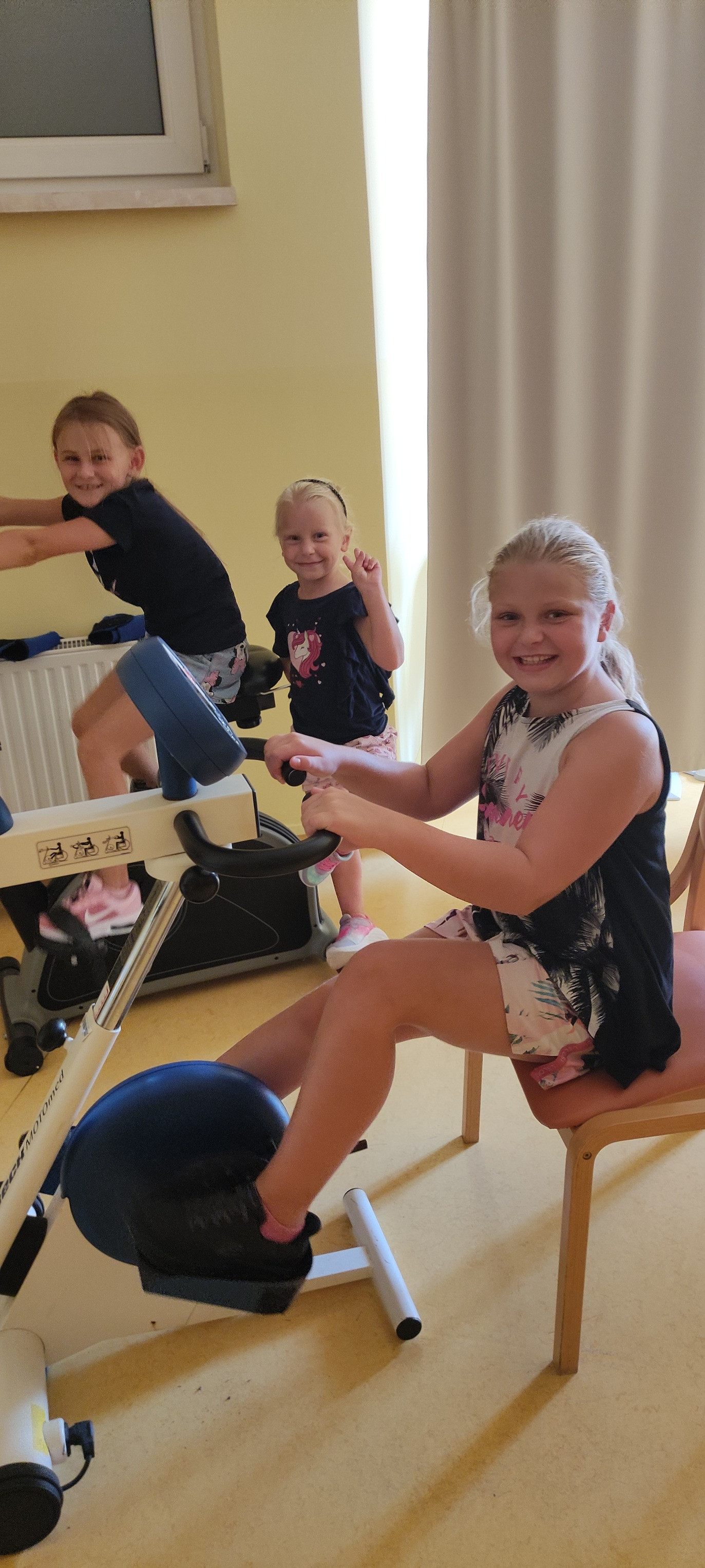 Dan medgeneracijskih vezi