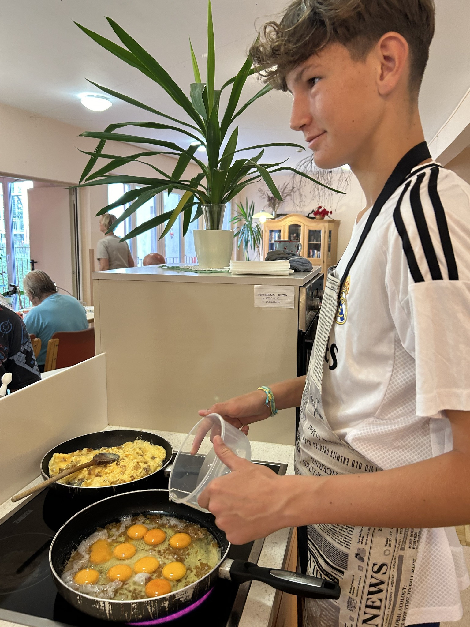 Dan medgeneracijskih vezi