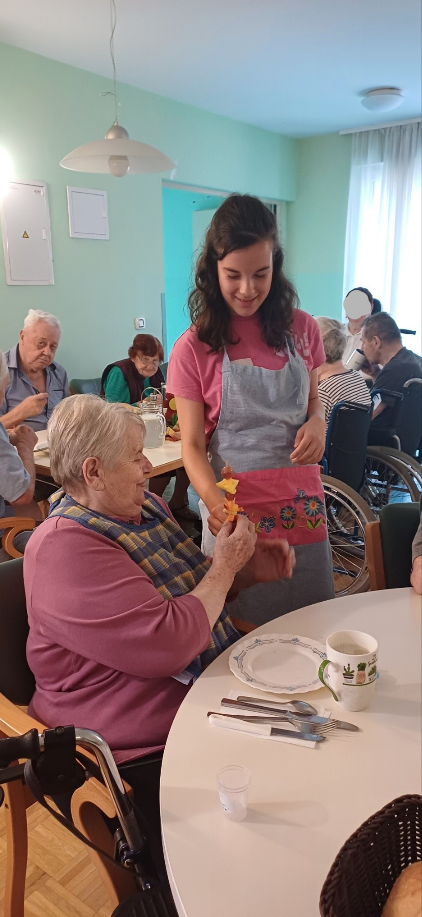 Dan medgeneracijskih vezi