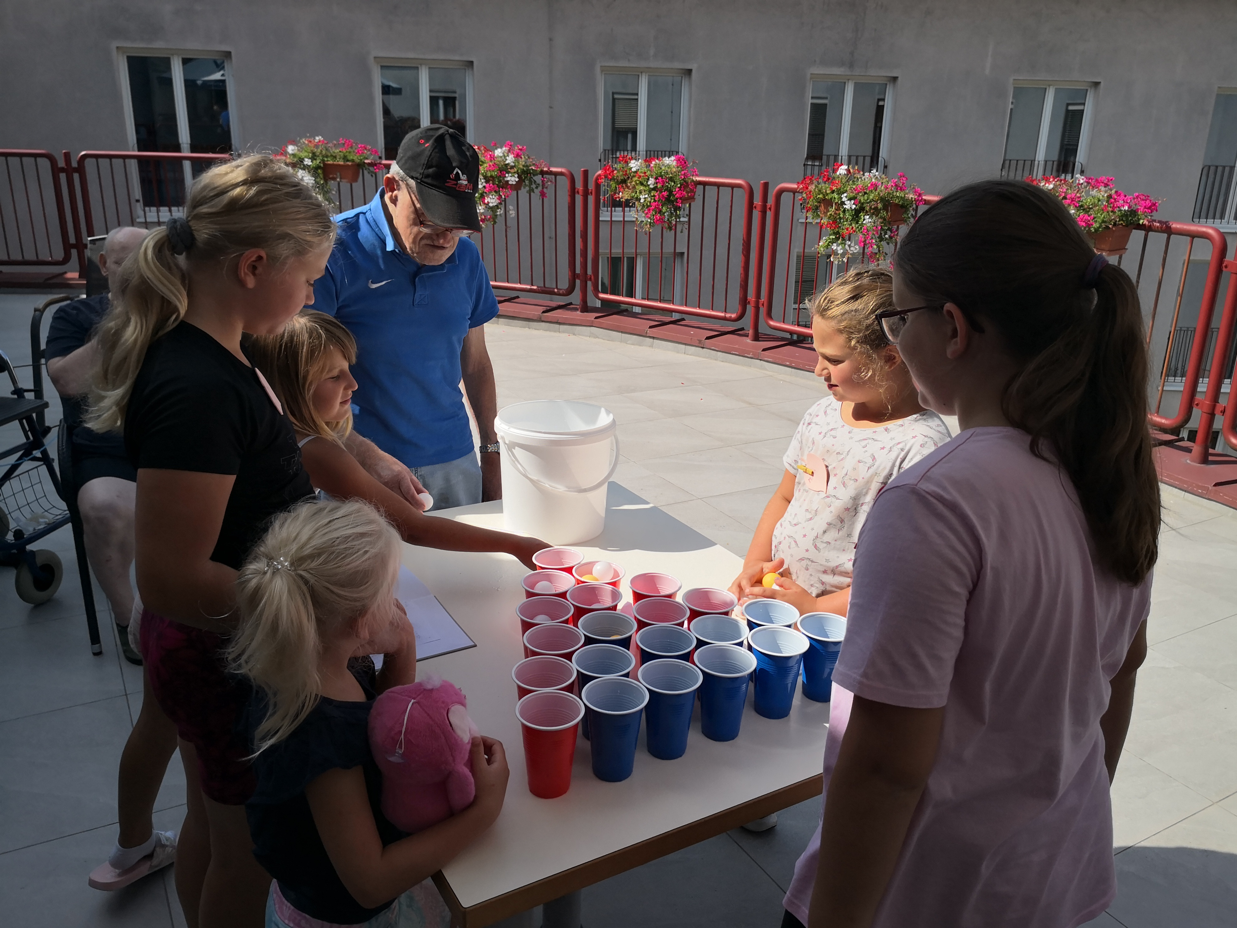 Dan odprih vrat otrokom zaposlenih