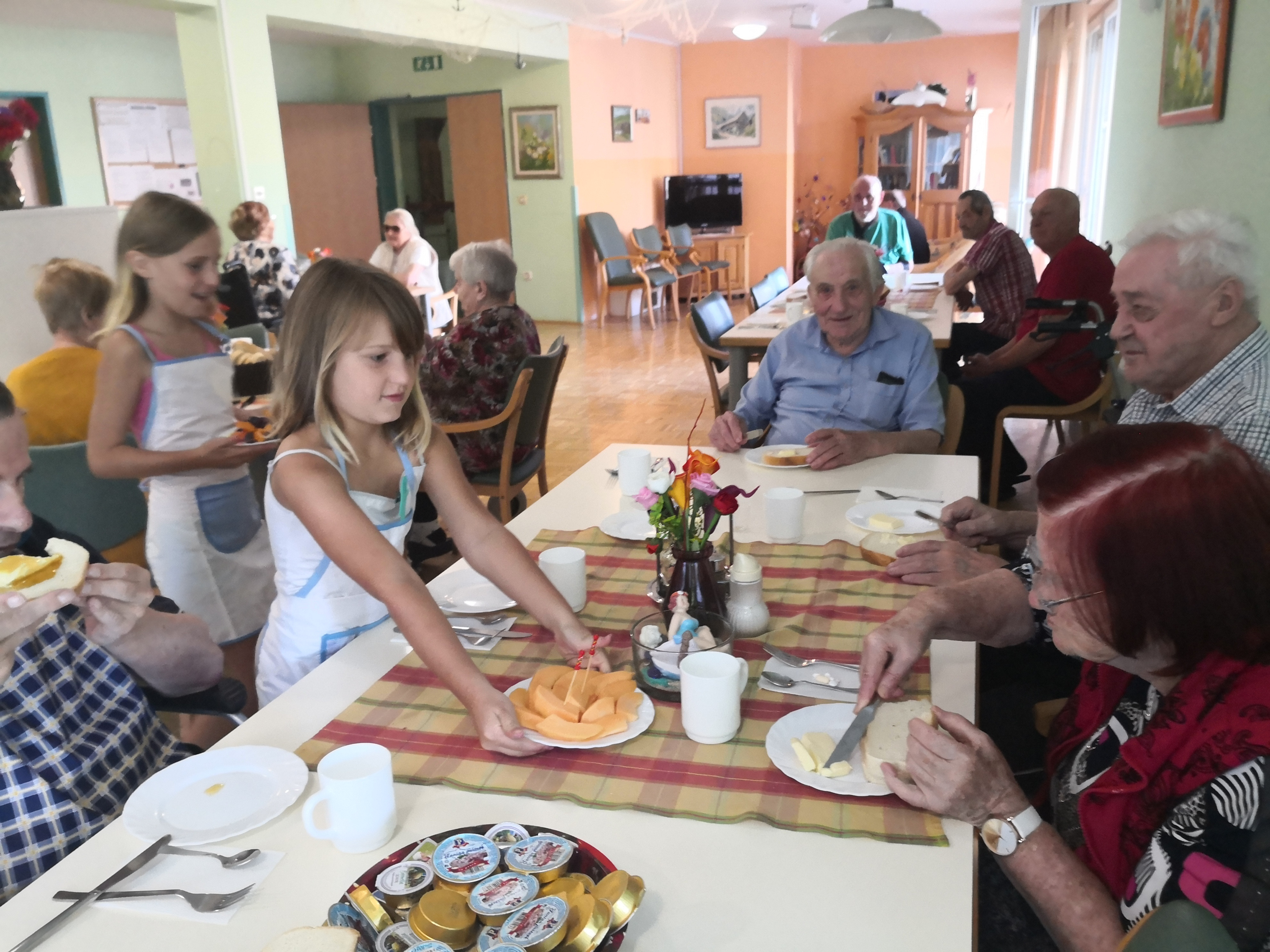 Dan odprih vrat otrokom zaposlenih