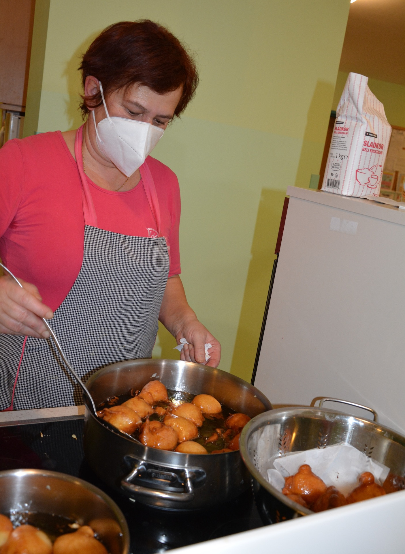 Diši po ocvrtih miškah