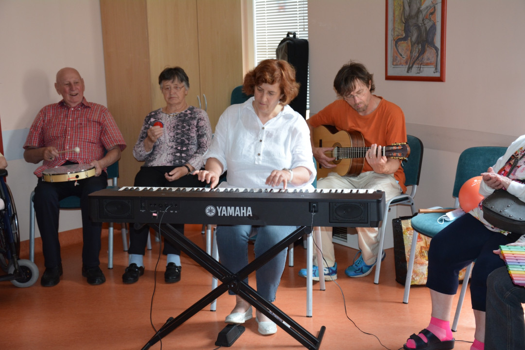 Dober majski dan pri glasbi